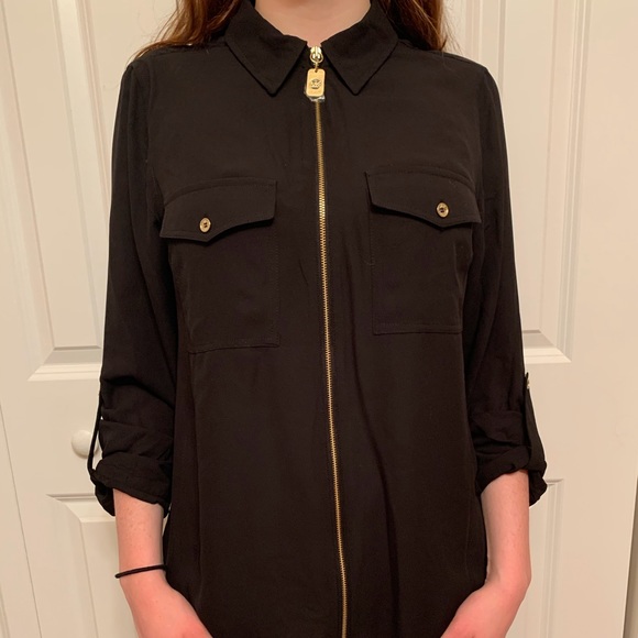 Flowy Zip-Up Blouse - Picture 3 of 7